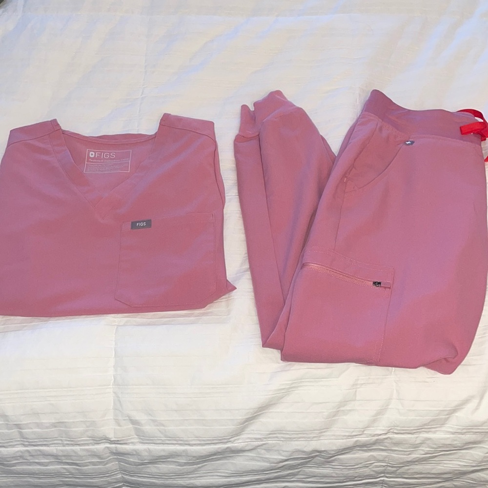 FIGS Scrub Top and Pants Set Chalk Pink